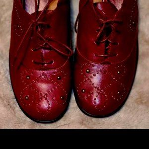 GRAVITY DEFYER RED LEATHER WOMEN'S LACE UP SHOES SIZE 8 NWOT